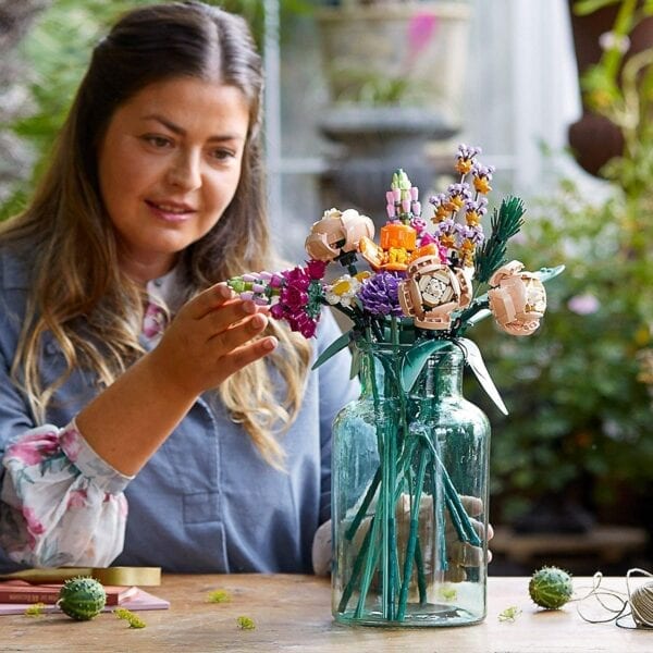 LEGO Creator 10280 Expert Flower Bouquet - Image 6