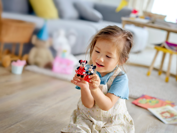 LEGO Mickey & Minnie 10941 Birthday Train - Image 4