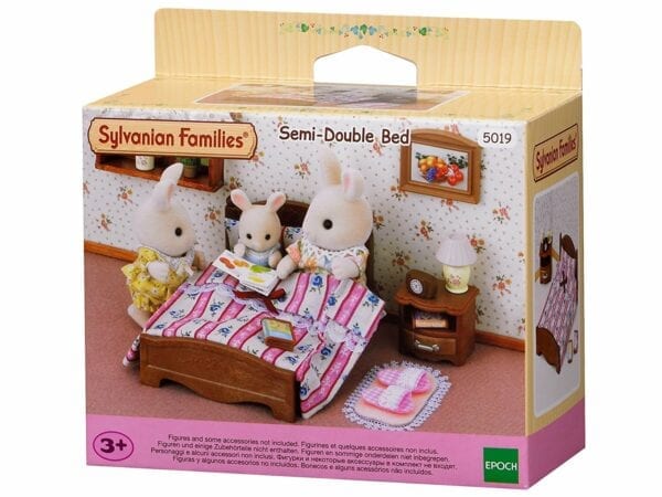 Sylvanian Families Semi-Double Bed and Accessories - Image 2
