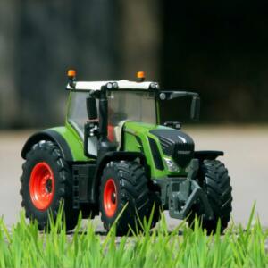 Britains 1:32 Fendt 828 Vario