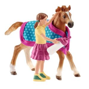 Schleich 42361 Foal with Blanket