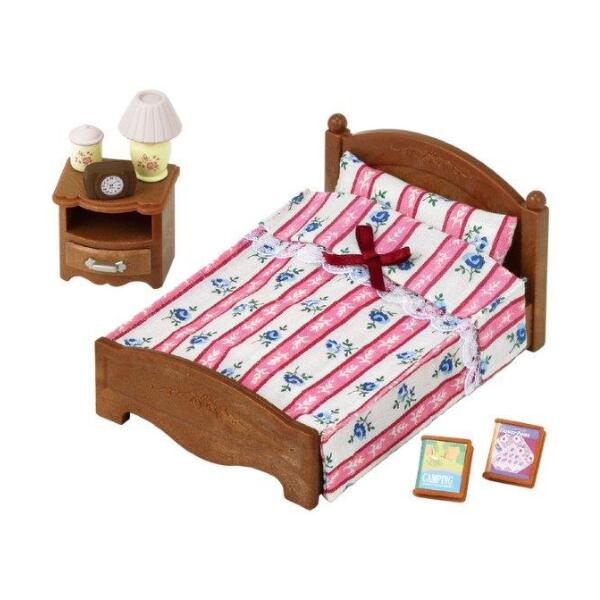 Sylvanian Families Semi-Double Bed and Accessories