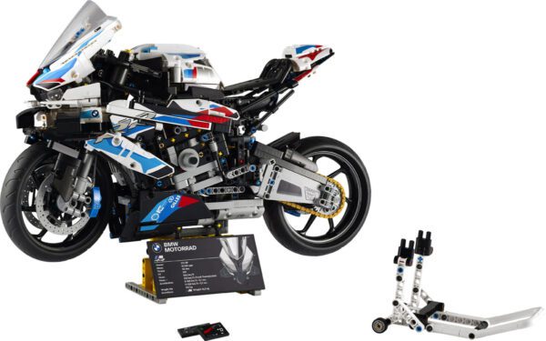 LEGO Technic 42130 BMW M 1000 RR - Image 2