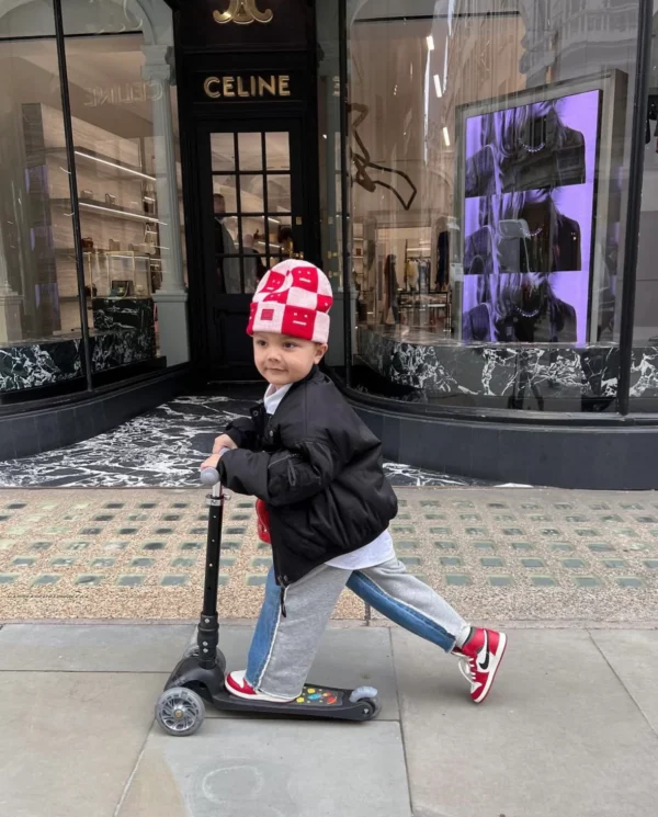 BOLDCUBE Rocket Teeny Fold 3 Wheel Scooter - Image 7