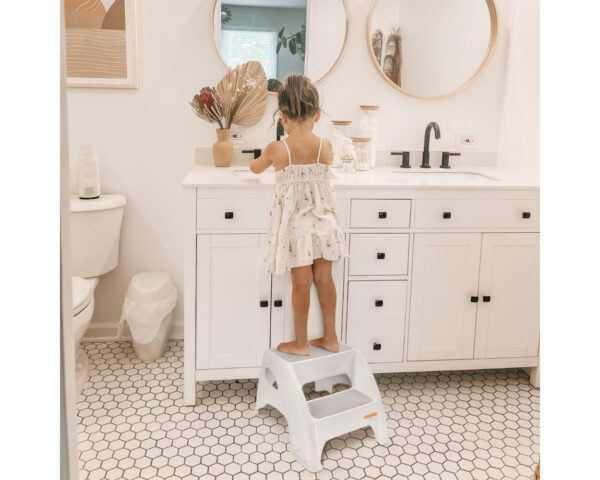 Dreambaby Toddler & Me 2 Up Step Stool - Grey - Image 3