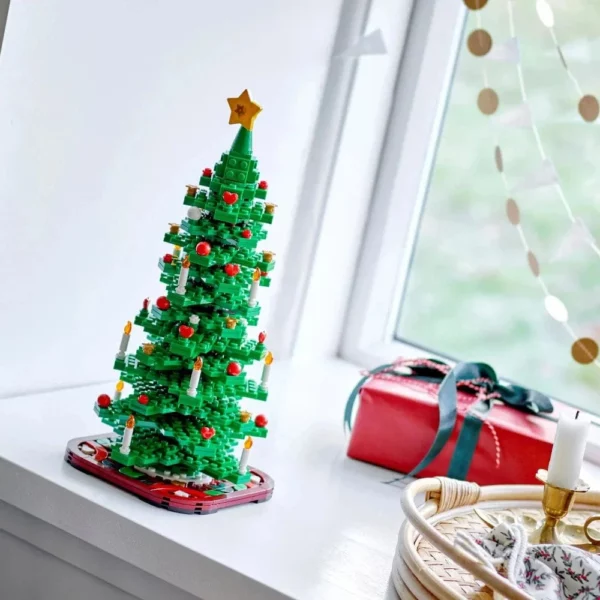 LEGO 40573 Christmas Tree - Image 4