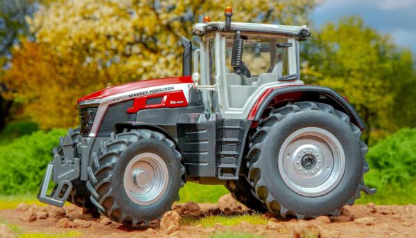 Siku Radio Control 1:32 Massey Ferguson with Bluetooth App Control - Image 3