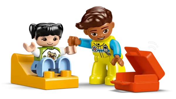 LEGO Duplo 10447 Ambulance & Driver - Image 5