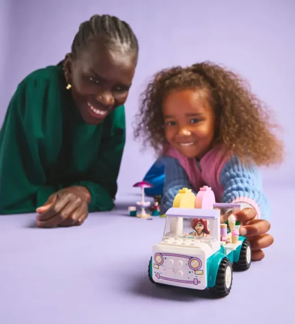 LEGO Friends 42644 Heartlake City Ice Cream Truck - Image 5