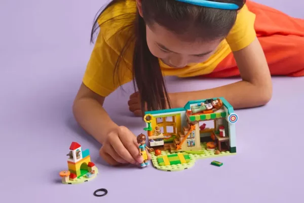 LEGO Friends 42646 Autumn’s Room - Image 3