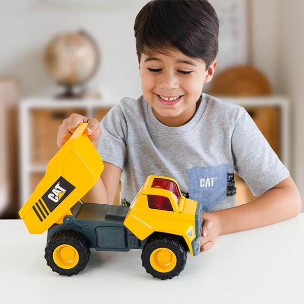 CAT Dumper With Figure - Image 5