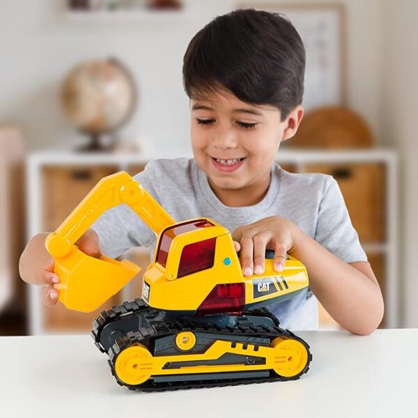CAT Excavator With Figure - Image 4