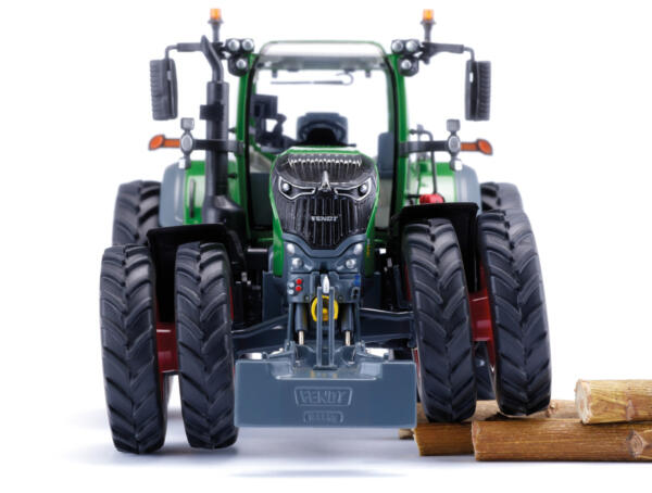 Wiking 1:32 Fendt 726 Vario - Row Crop Tires - Image 9