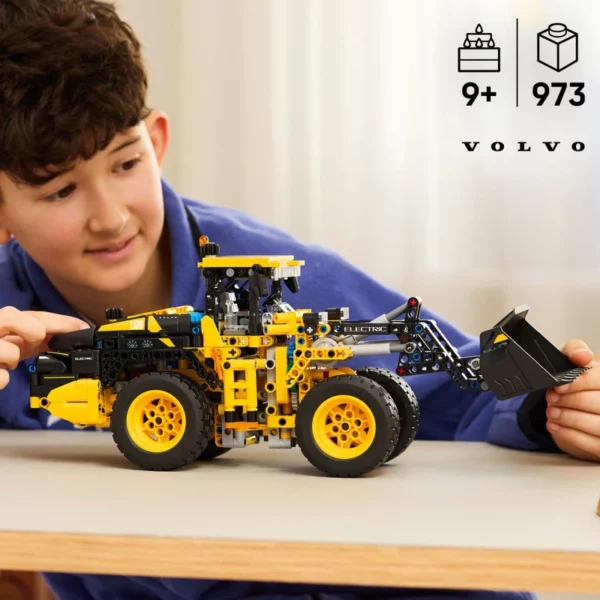 LEGO Technic 42209 Volvo L120 Electric Wheel Loader Set - Image 5