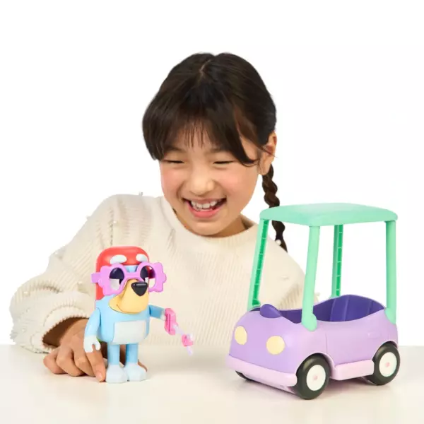 Bluey Chat Mates Figure & Vehicle Grannies Car with Janet - Image 3