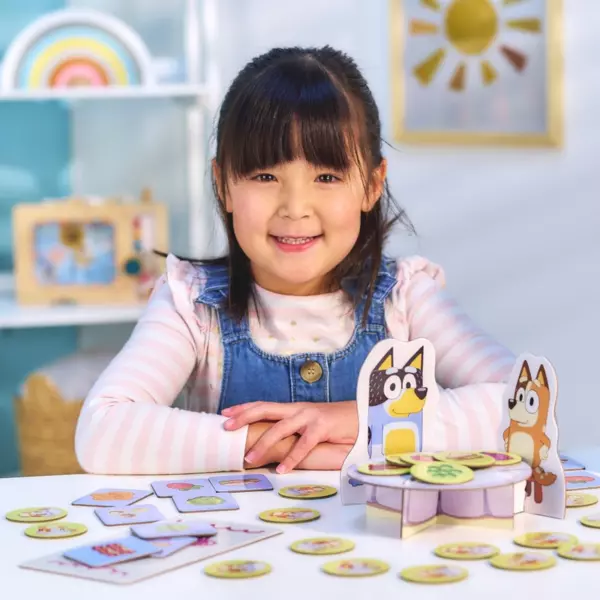 Orchard Toys Bluey Fancy Restaurant Game - Image 3