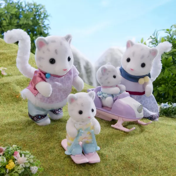 Sylvanian Families Snow Leopard Family - Image 3