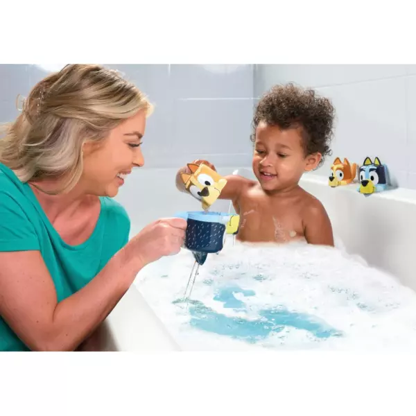 TOMY Toomies Bluey Bath Toys Bluey Family Pourers Set - Image 3