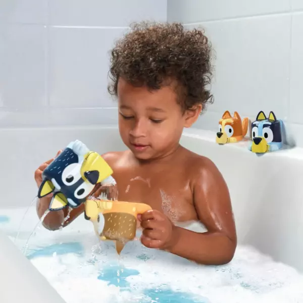 TOMY Toomies Bluey Bath Toys Bluey Family Pourers Set - Image 5