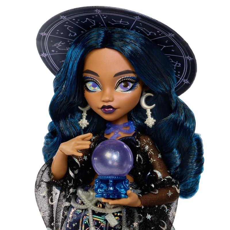 Monster High Moonspell Magic Claire de Luna Doll - Image 2